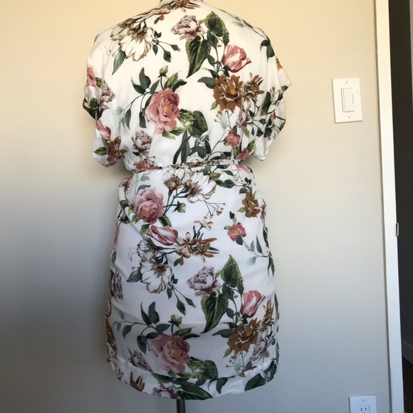 Kimono style button up. - Picture 3 of 4